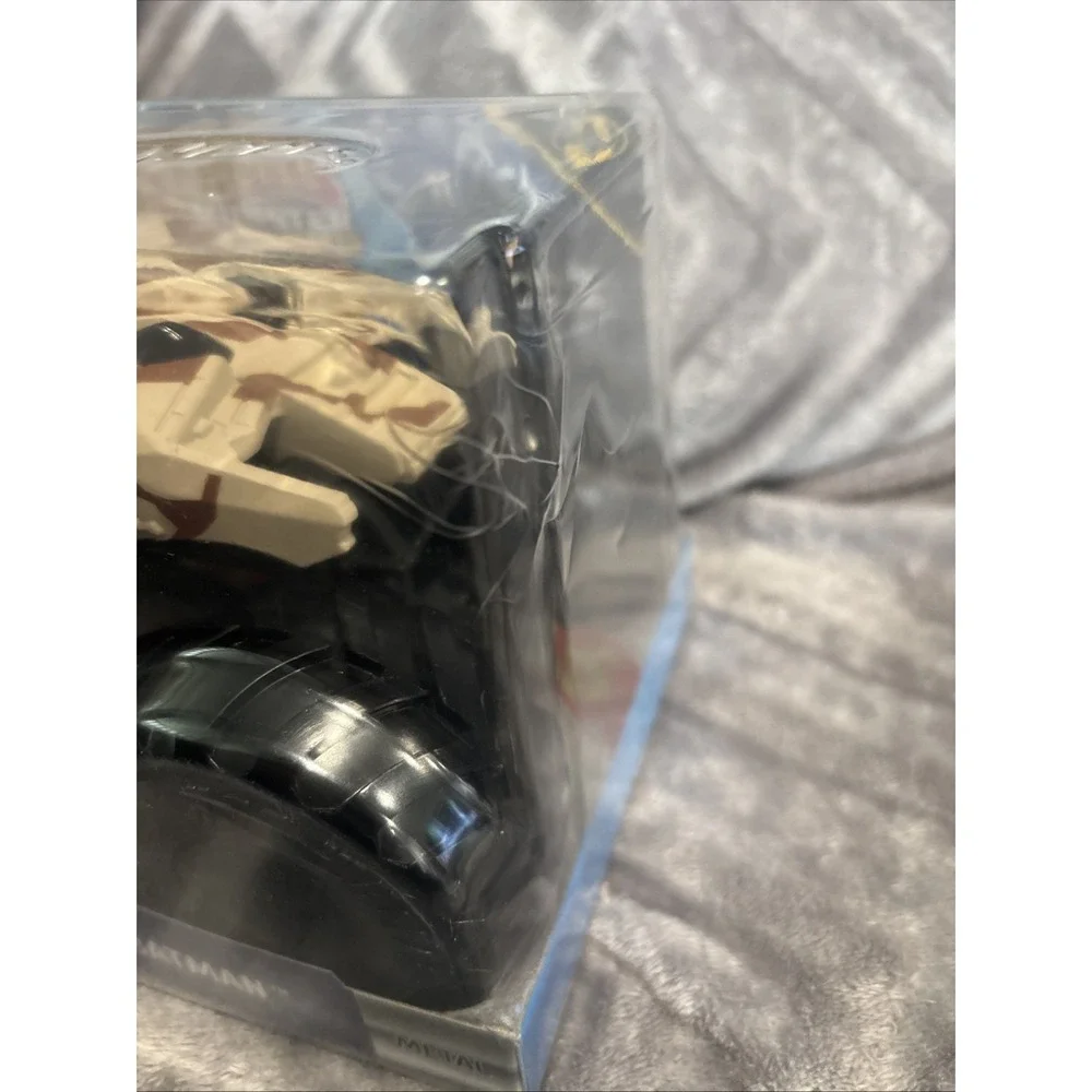 HOT WHEELS CAMOUFLAGE BATMAN MONSTER TRUCKS 1:24 DIE CAST METAL BODY NEW‎ 2024